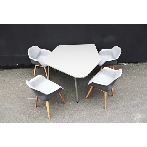 Four Design Four Design Four Me stoel Four Design Four Design Four Me stoel