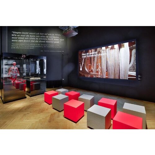 Coat 14 Coat 14 Q-Bee Series pouf