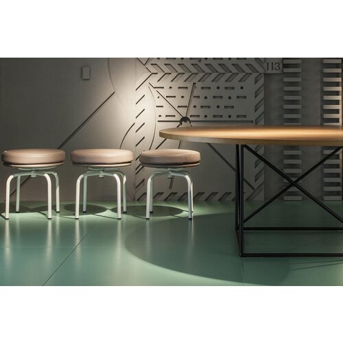 Cassina Cassina LC 8 draaibare kruk Cassina Cassina LC 8 draaibare kruk