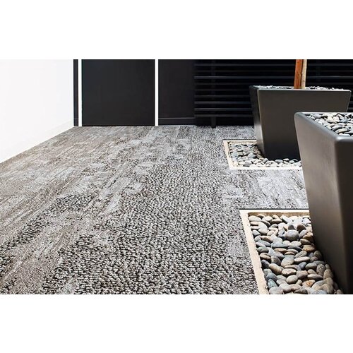 Interface Interface Human Nature 820 tapijtstroken /-planks Interface Interface Human Nature 820 tapijtstroken /-planks