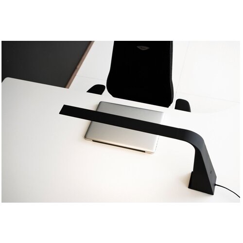 Ateljé Lyktan Ateljé Lyktan Kiwi bureaulamp minimalistisch Scandinavisch design