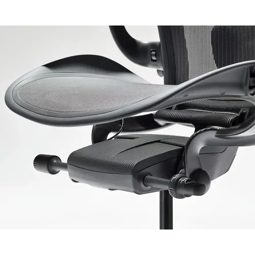 Refurbished Aeron  Remastered Herman Miller Chair (Graphite)